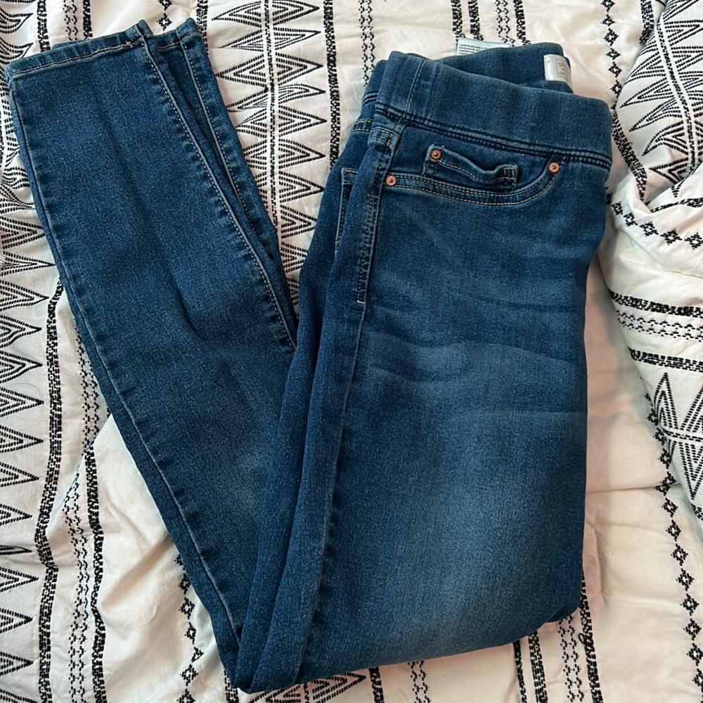Levi Pull-On-Skinny Jeans!
